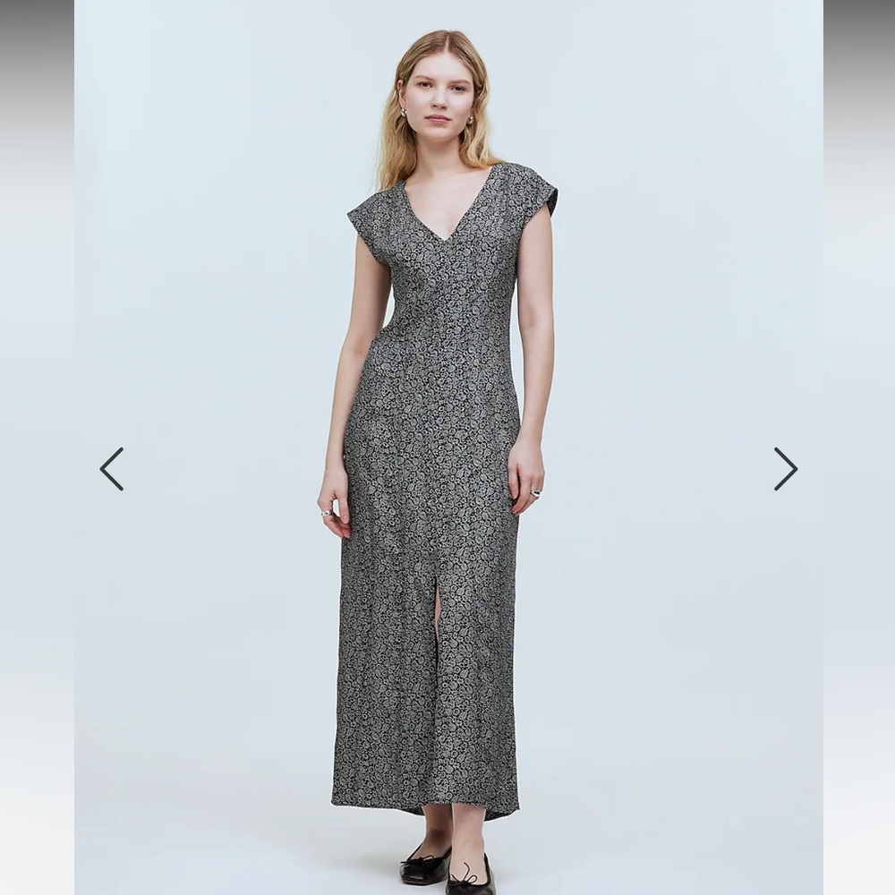 Madewell Cap-Sleeve V-Neck Midi Dress in Floral size 8. EUC